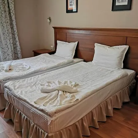 Hotel Tachev Hotel Cherven Bryag